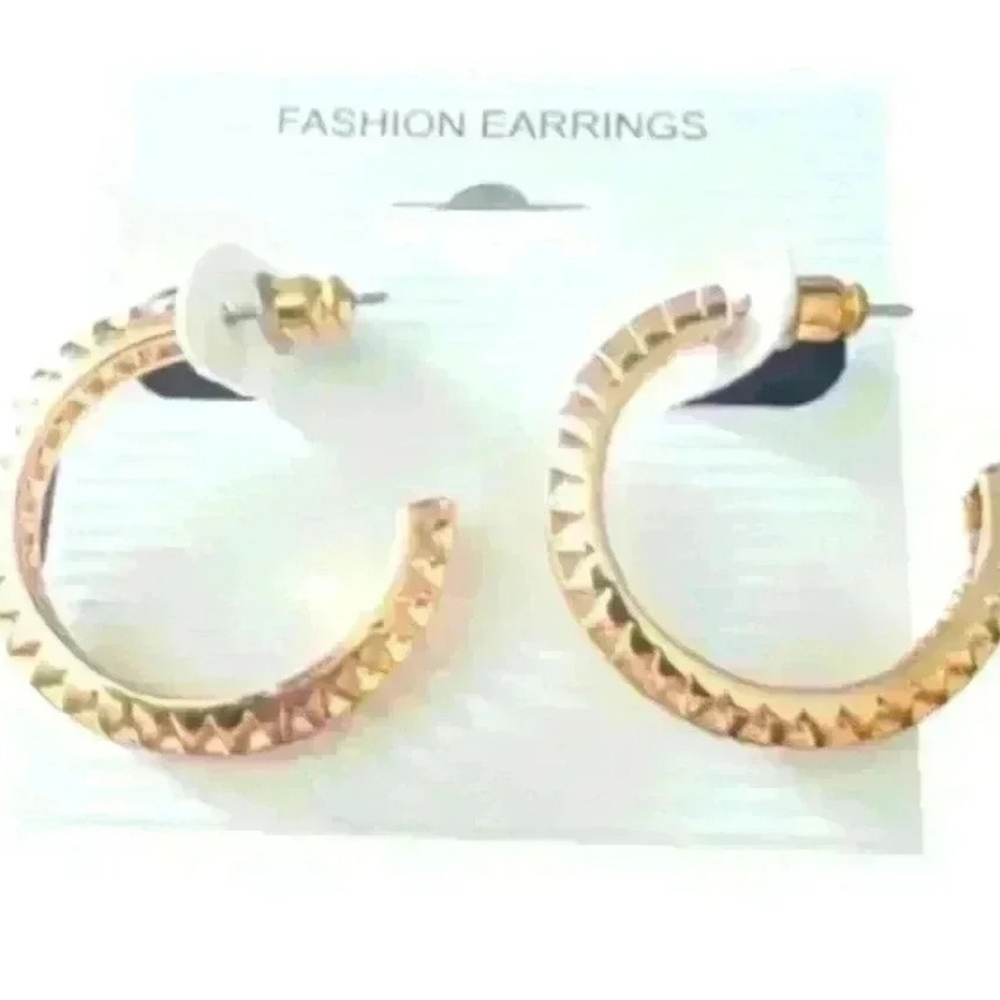 Gold hoop earrings - Picture 2 of 2